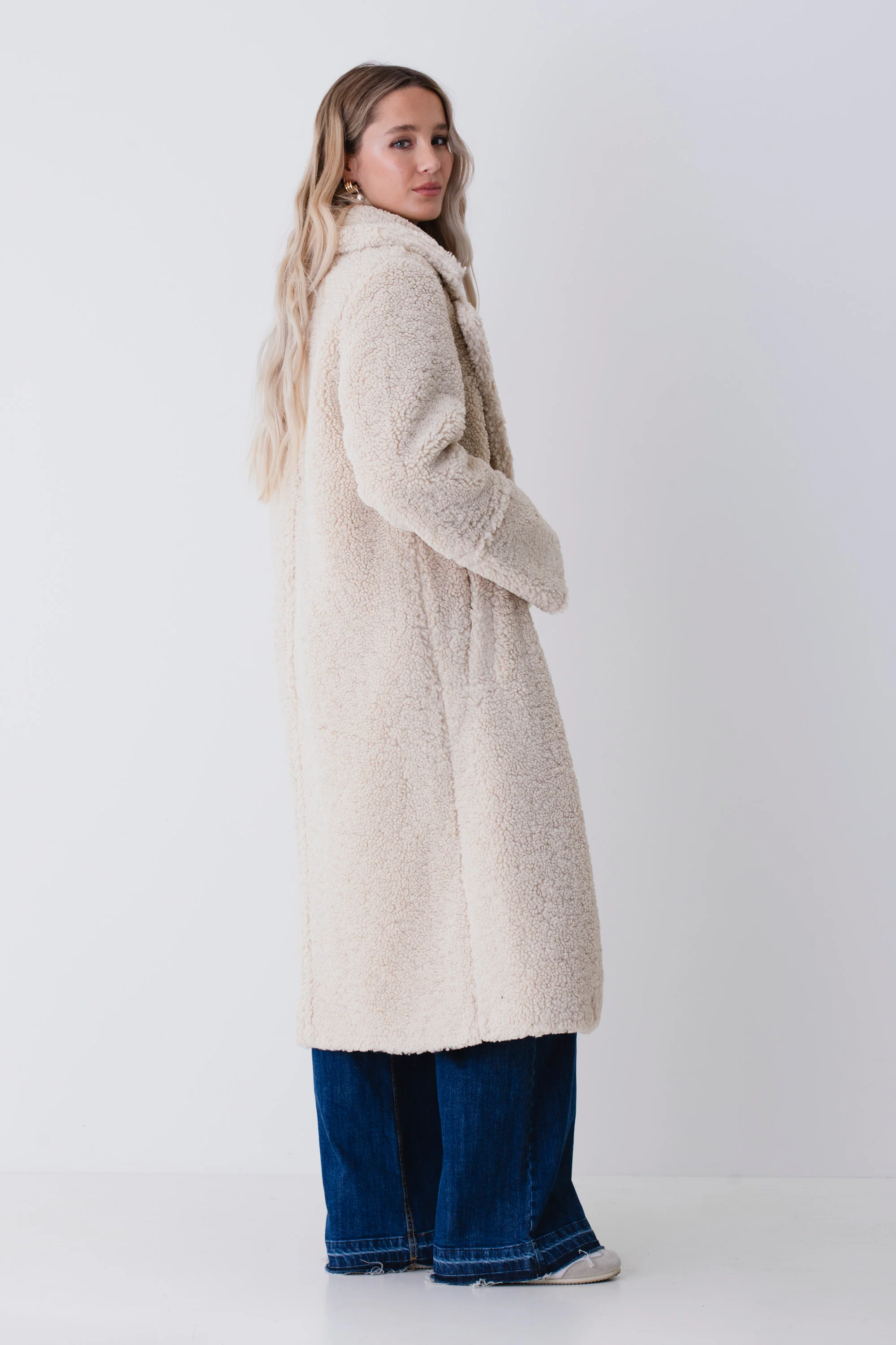 Cappotto lungo doppio petto teddy - FW26 - Image 4