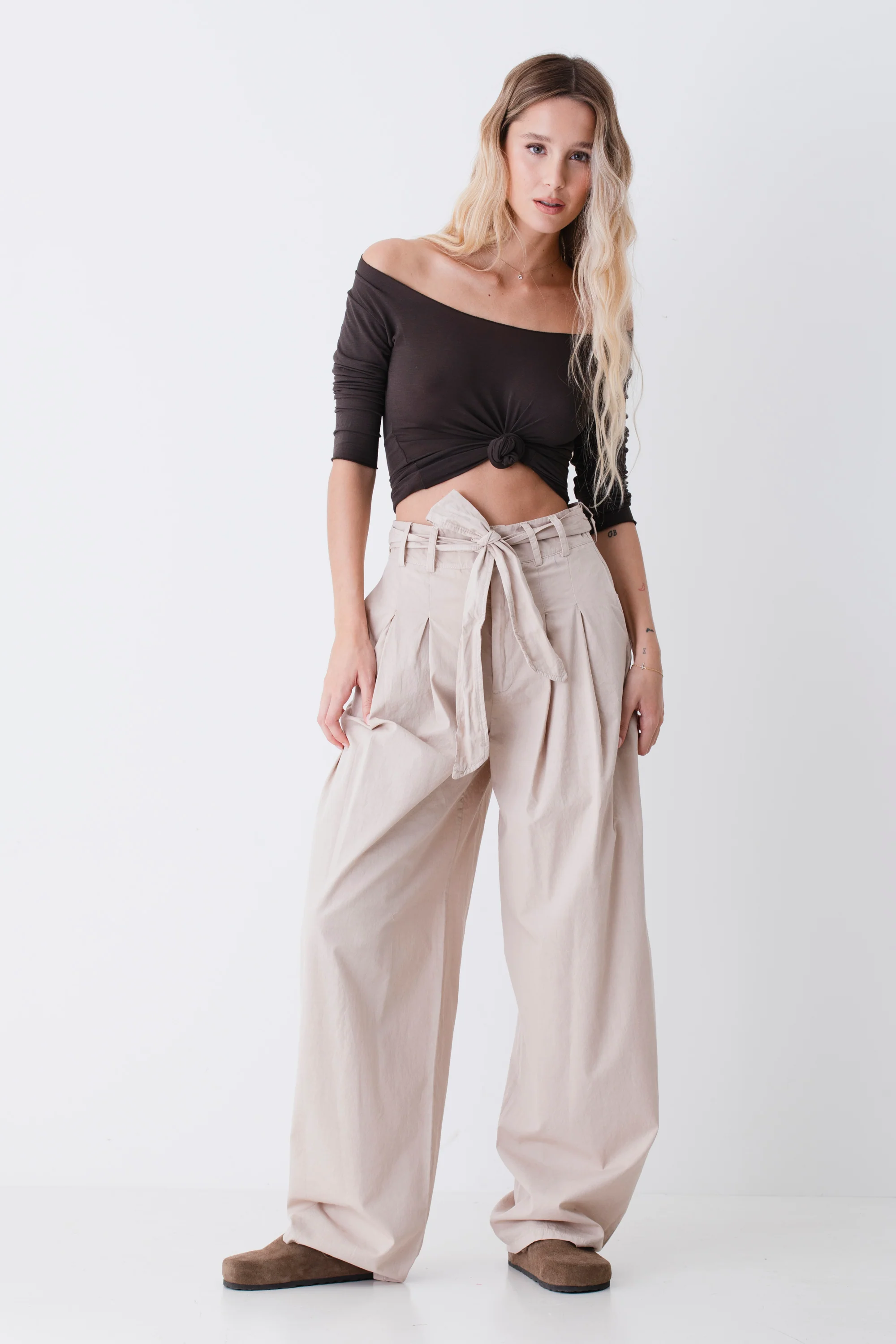 Pantalone carrot con fiocco in cotone - PE26